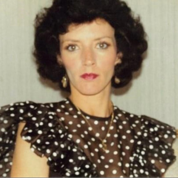 Meet your Posher, Brenda - Picture 3 of 7